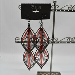 NEW black/red threaded leaf shape long dangle pierced earrings boho western Y2K